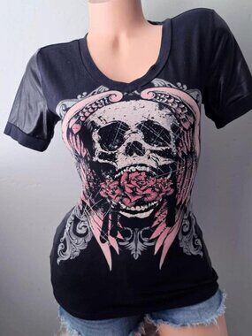 2000s Y2k Los Angeles Bus Stop bedazzled skull & rose graphic shirt